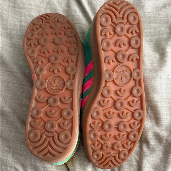 Adidas Women's Gazelle Platform Sneakers. - Picture 3 of 6